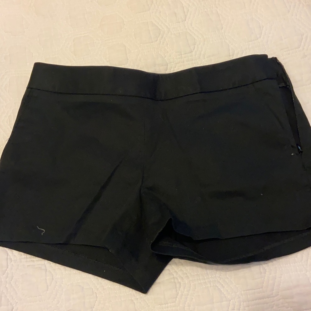 Express black 00 shorts. 2.5” inseam. Tags on